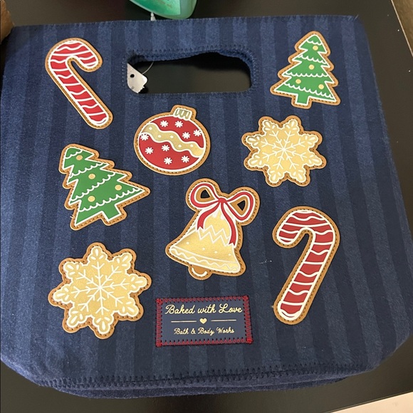 Bath & Body Works Eucalyptus 4 Piece Set - 3 Wick Candle, Soap, Spray and Bag - Picture 13 of 16